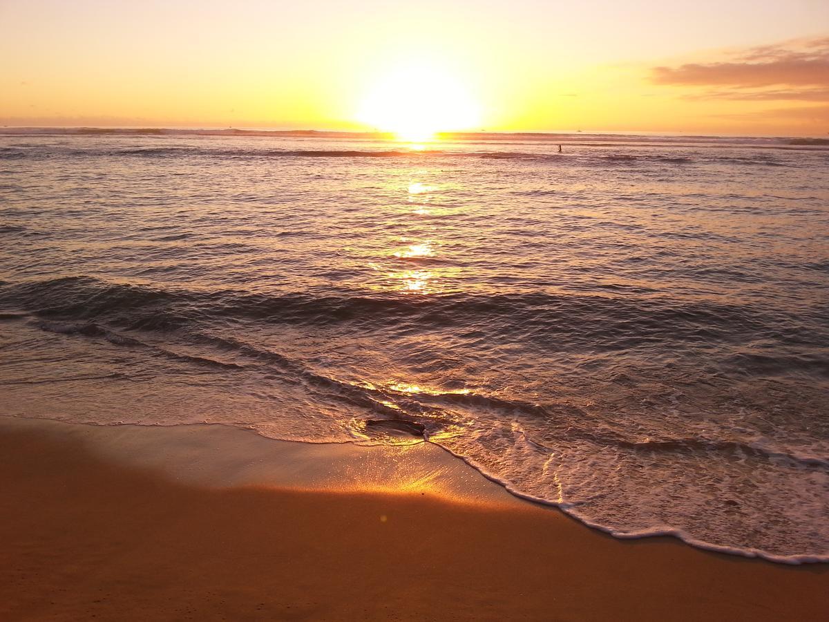 Waikiki Shore Beachfront โฮโนลูลู ภายนอก รูปภาพ